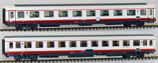 Set of 2 Passenger cars 2nd class type Z for "Frecciabianca" train (Set 3)<br /><a href='images/pictures/ACME/70082.jpg' target='_blank'>Full size image</a>
